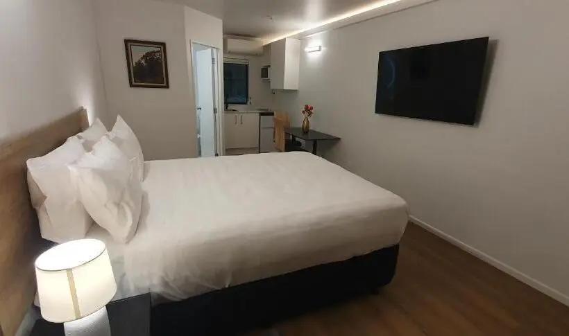 Standard-studio, The Haven Newmarket Suites