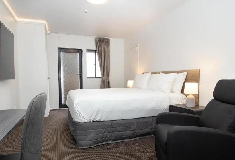 Standard-studio, The Haven Newmarket Suites