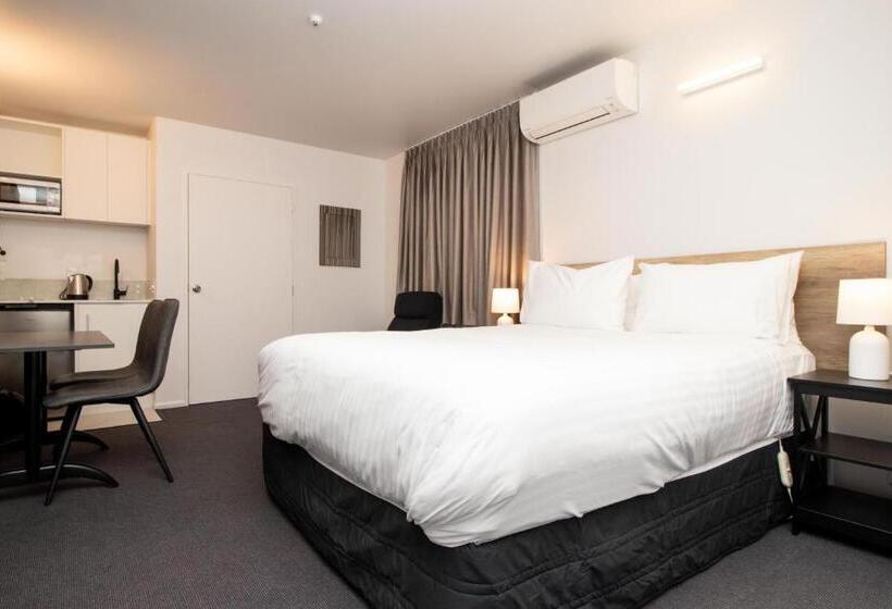 Номер Deluxe, The Haven Newmarket Suites