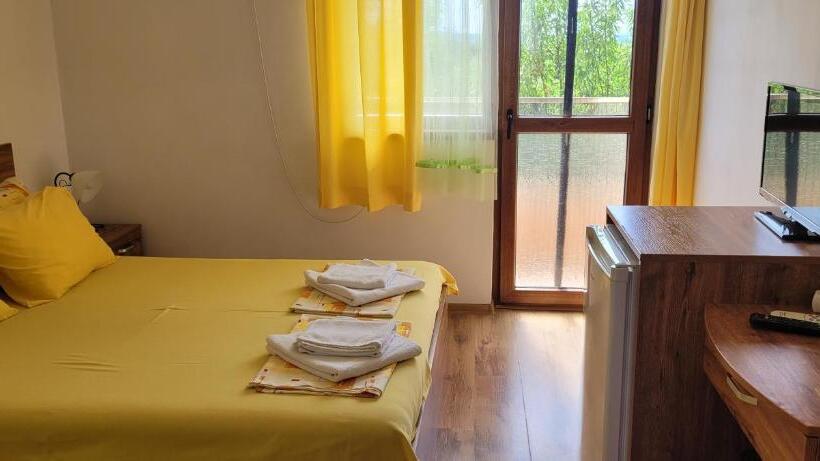 غرفة قياسية ثلاثية ذات اطلالة, Vila Mihnevi