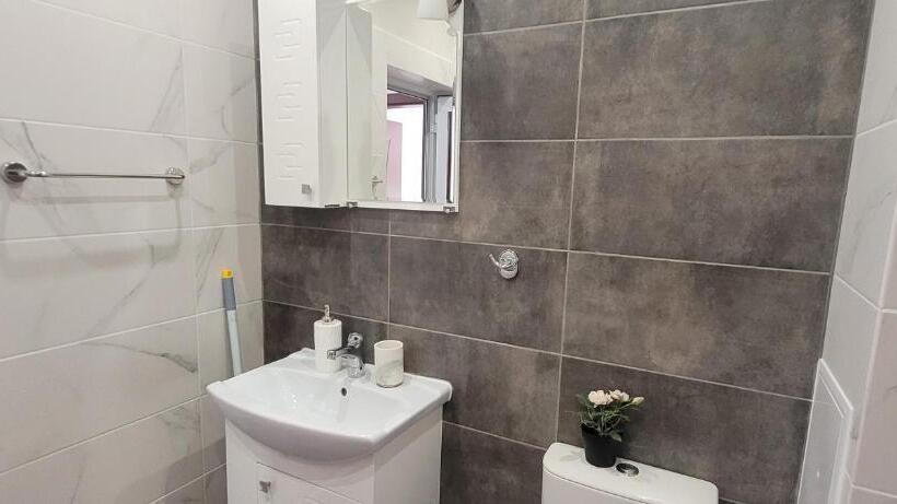 جناح عائلي, Vila Mihnevi