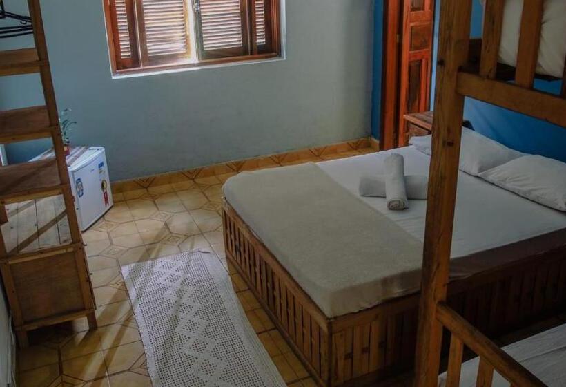 סוויטה משפחתית, Santo Hostel Paraty