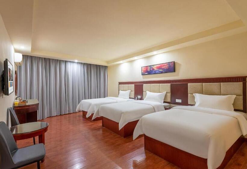 标准三人间, Huahang Hotel   Guangzhou Baiyun International Airport   Free Airport Shuttle Bus