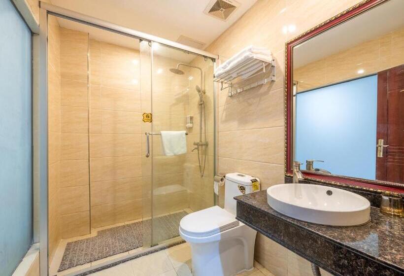 اتاق استاندارد سه نفره, Huahang Hotel   Guangzhou Baiyun International Airport   Free Airport Shuttle Bus