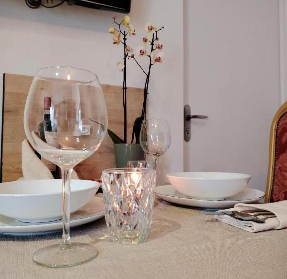 带1个卧室带观景的公寓, Appart Hôtel Le Combes