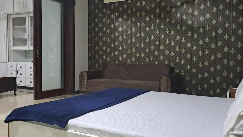 سوییت خانوادگی, Concept Guest House