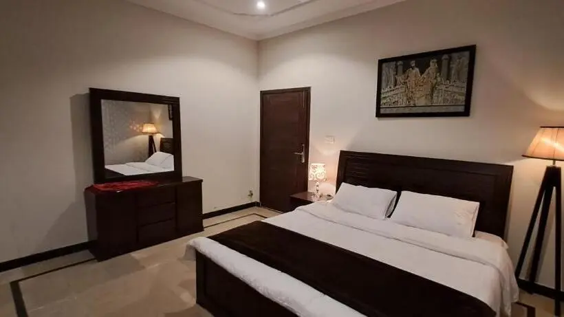 اتاق لوکس با تخت بزرگ, Concept Guest House