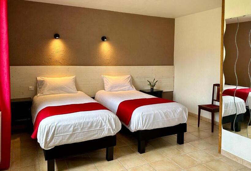 Четырехместный Номер Стандарт, L Ostal De Soubrey