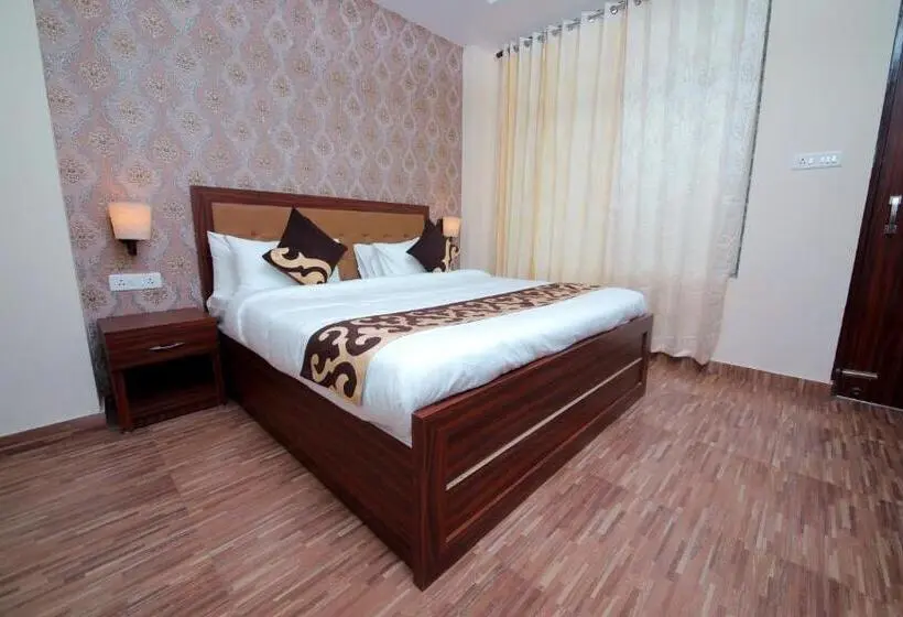 バルコニー付きデラックスルーム, Amritara Social Palace, Uttarkashi