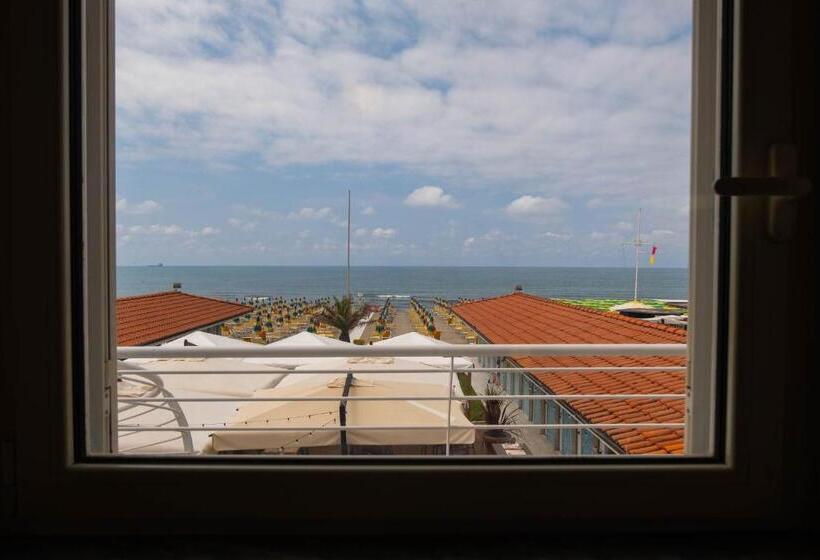 Triple Room Sea View, Bagno Lunezia