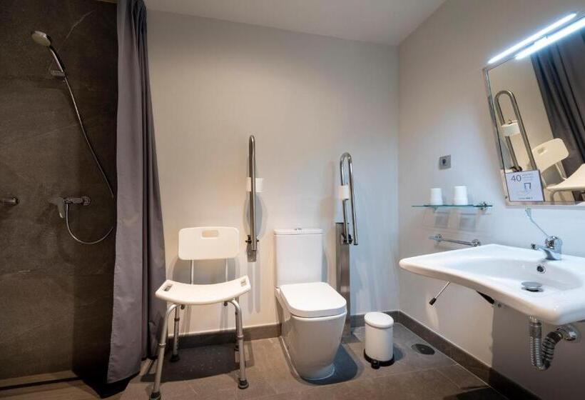 חדר סטנדרט מותאם לאדם עם מוגבלויות, Campusphi