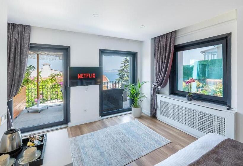 Номер Deluxe Вид на Море с Балконом, Hillora Hotel Buyukada