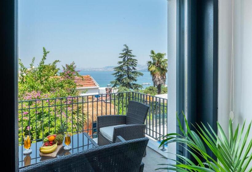 חדר דלוקס עם מרפסת נוף לים, Hillora Hotel Buyukada