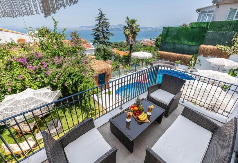 Номер Deluxe Вид на Море с Балконом, Hillora Hotel Buyukada