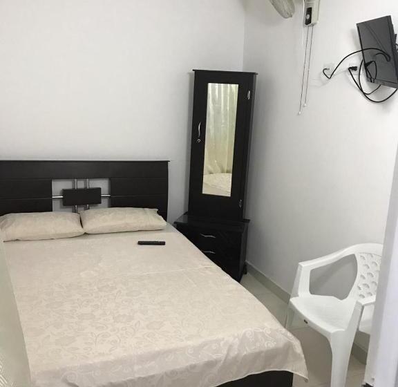 标准单人间, Maxim