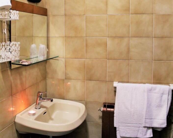 バルコニー付きスタンダードルーム, Midi