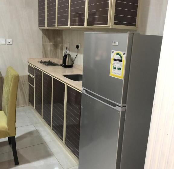 شقة غرفتين, Milan