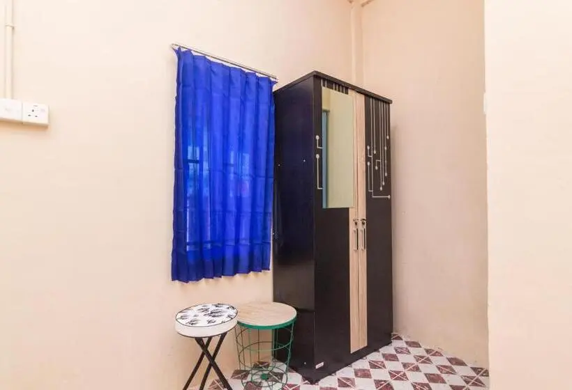 デラックスルーム, Oyo Life 2583 Kost Anggun