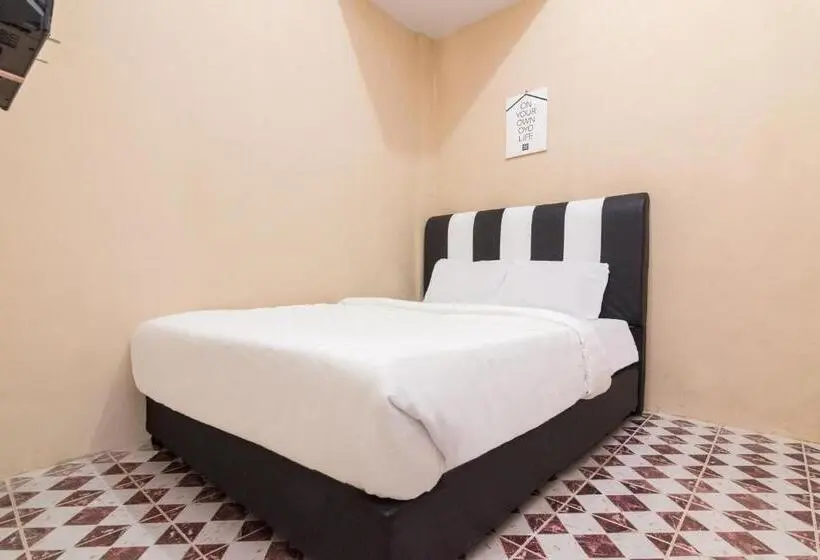 デラックスルーム, Oyo Life 2583 Kost Anggun