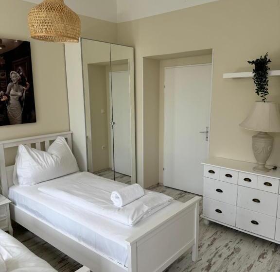 اتاق استاندارد, Schönbrunn