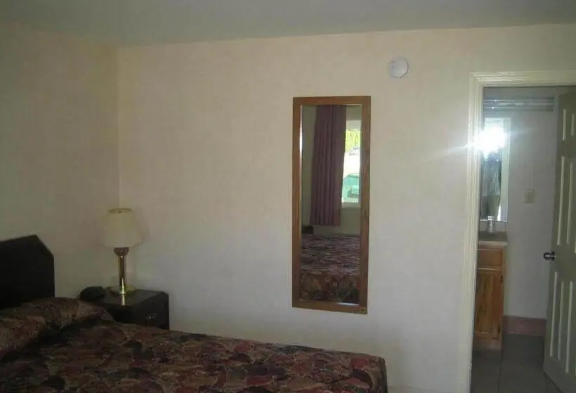 ２ダブルベッドのスタンダードルーム, Budget Inn Carlisle