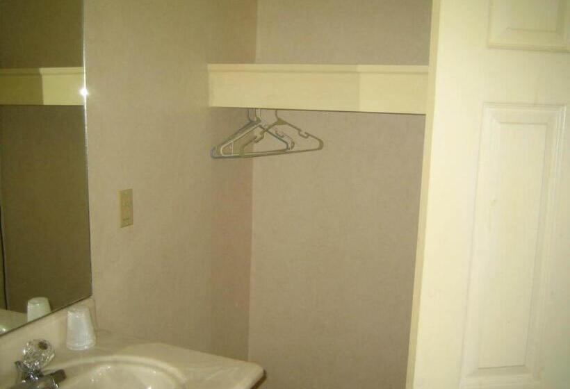 חדר סטנדרט שתי מיטות זוגיות, Budget Inn Carlisle