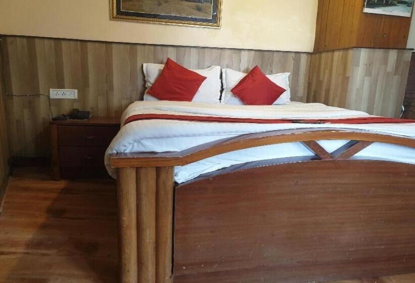 Трехместный Номер Классика, Oyo Flagship Hotel Polynia
