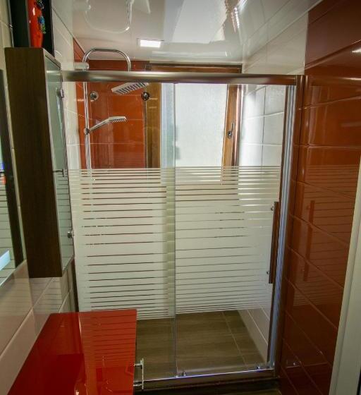 Номер Стандарт Вид на Сад, къща за гости зоя