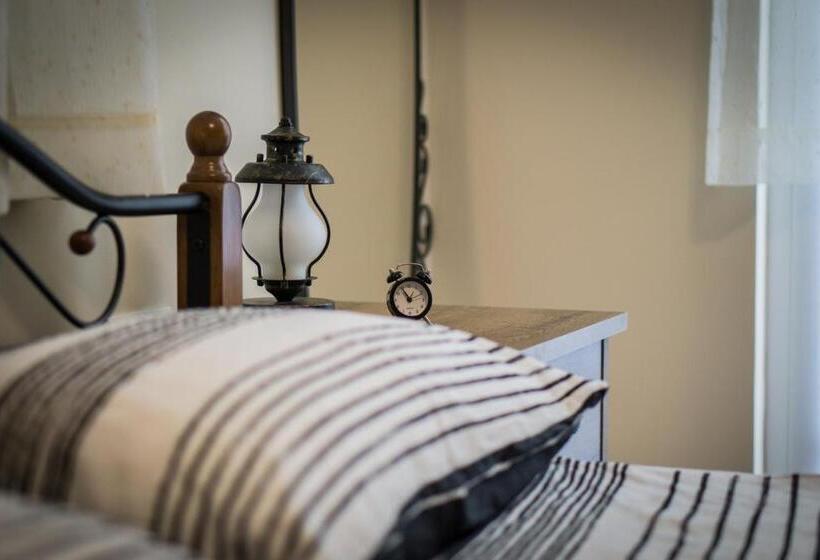 Номер Deluxe с Балконом, къща за гости зоя