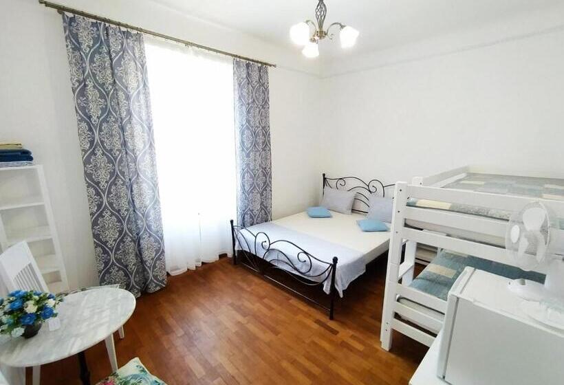 اتاق خانوادگی با سرویس بهداشتی مشترک, Hostel By Guest House Izola