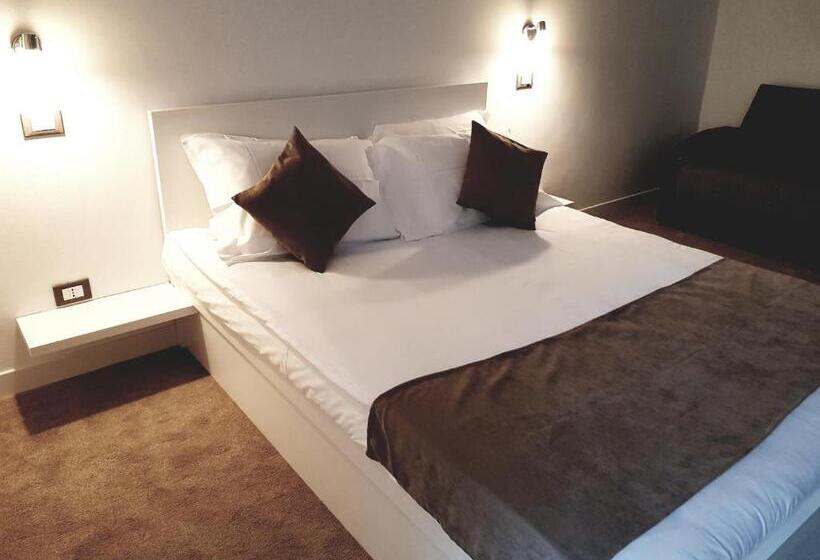 스탠다드 스튜디오, Heaven Guesthouse