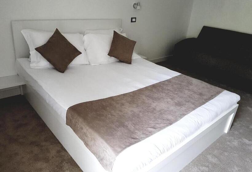 스탠다드 스튜디오, Heaven Guesthouse
