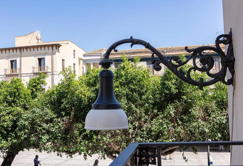 Трехместный Номер Стандарт с Видом, Palazzo Albergamo
