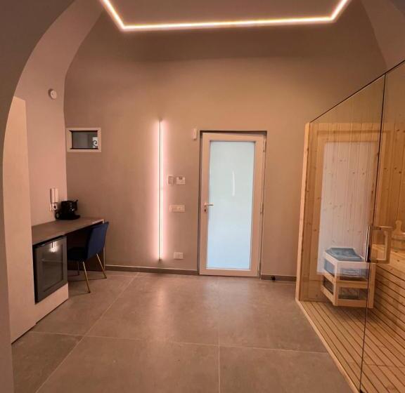 اتاق لوکس با تخت بزرگ, Shanti Rooms & Apartments Lucullo