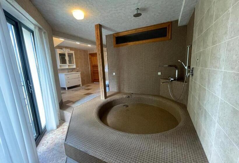 سوییت, Sunrise Beach Villa