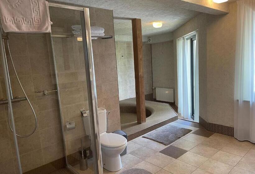 سوییت, Sunrise Beach Villa