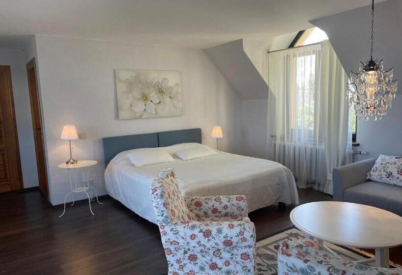 سوییت, Sunrise Beach Villa