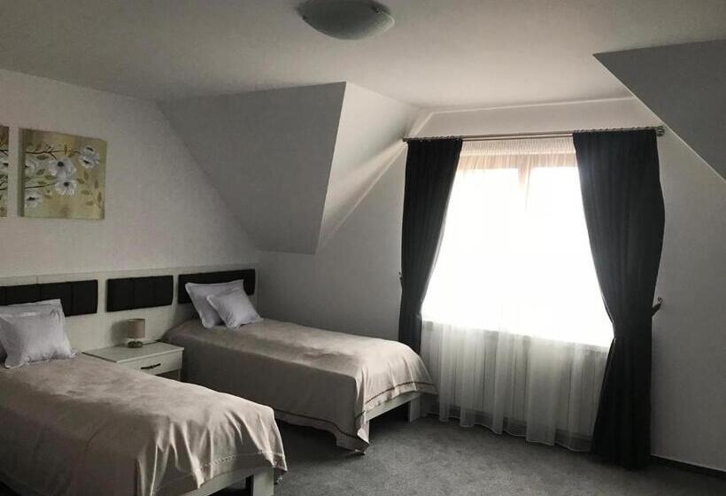 家庭间, Pensiunea Gamas