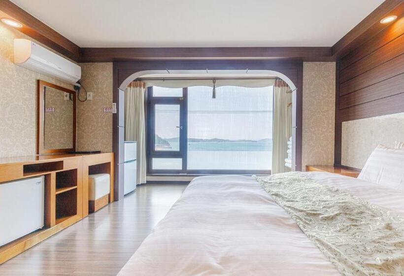 Chambre Quadruple Standard, Taean Beach Resort Pension