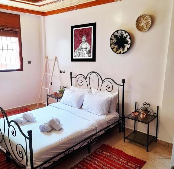 اتاق اکونومی, Olympe Surf & Yoga