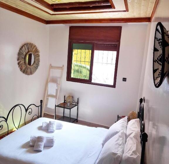 اتاق اکونومی, Olympe Surf & Yoga