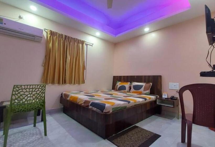 带大床的豪华间, Aradhya Side Sea View Hotel Near Puri Beach  Excellent Choice Of Travellers   Best Seller By Morserv