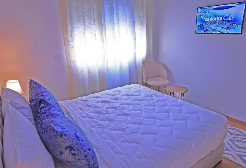 اتاق لوکس با تخت بزرگ, La Casa Blanca