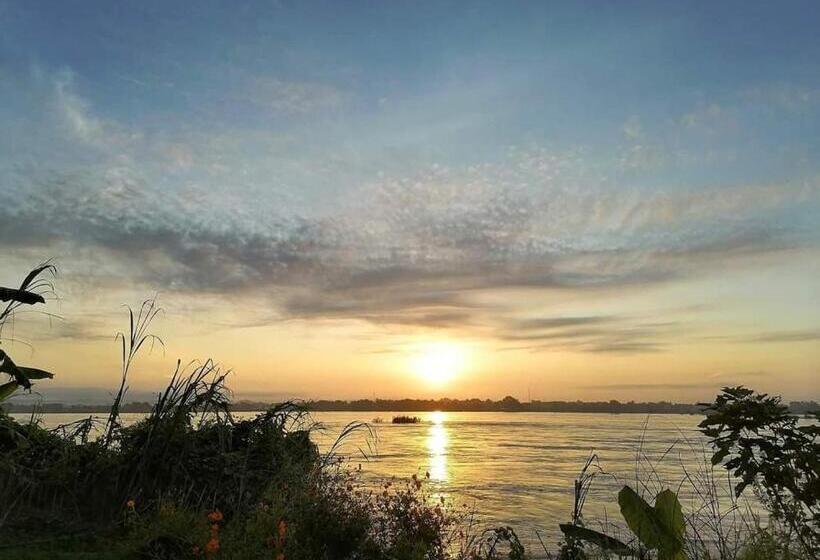 Номер Стандартный с Видом, Vangvieng Downtown Hotel 1