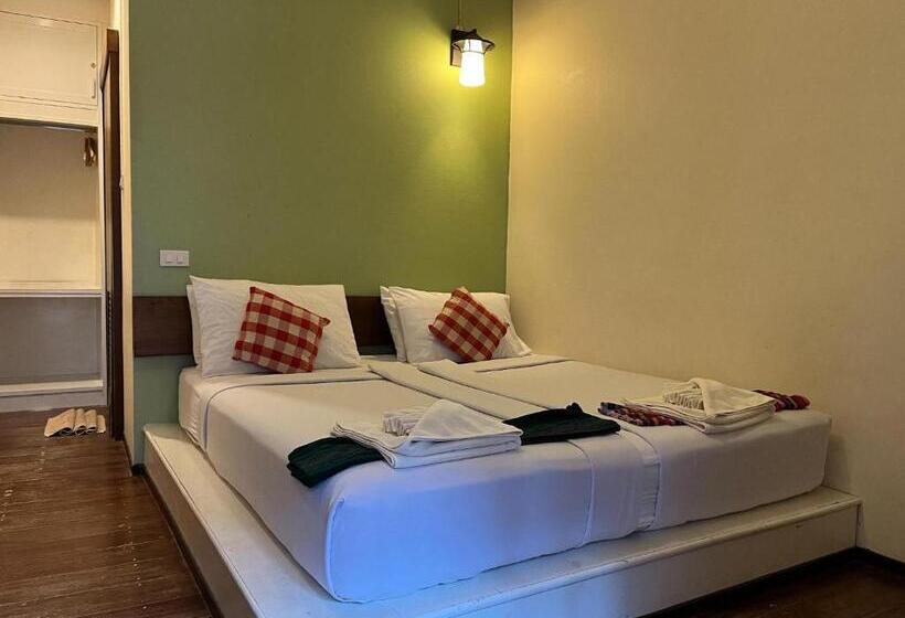 スタンダードルーム, Thanicha Resort Amphawa