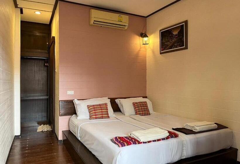 スーペリアールーム, Thanicha Resort Amphawa