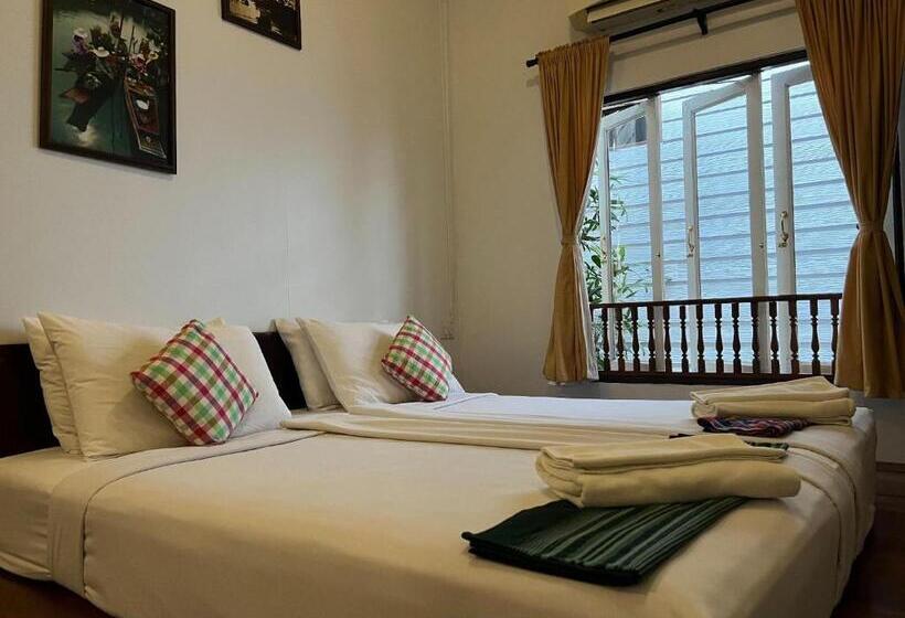 キングサイズベッドのデラックススイート, Thanicha Resort Amphawa