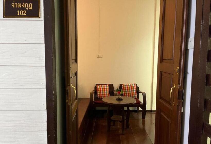 デラックススイート, Thanicha Resort Amphawa