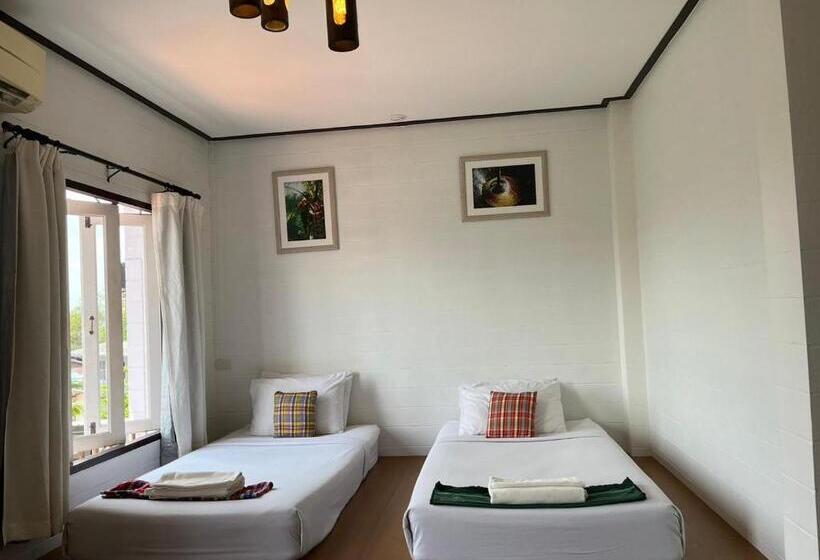 패밀리 룸, Thanicha Resort Amphawa