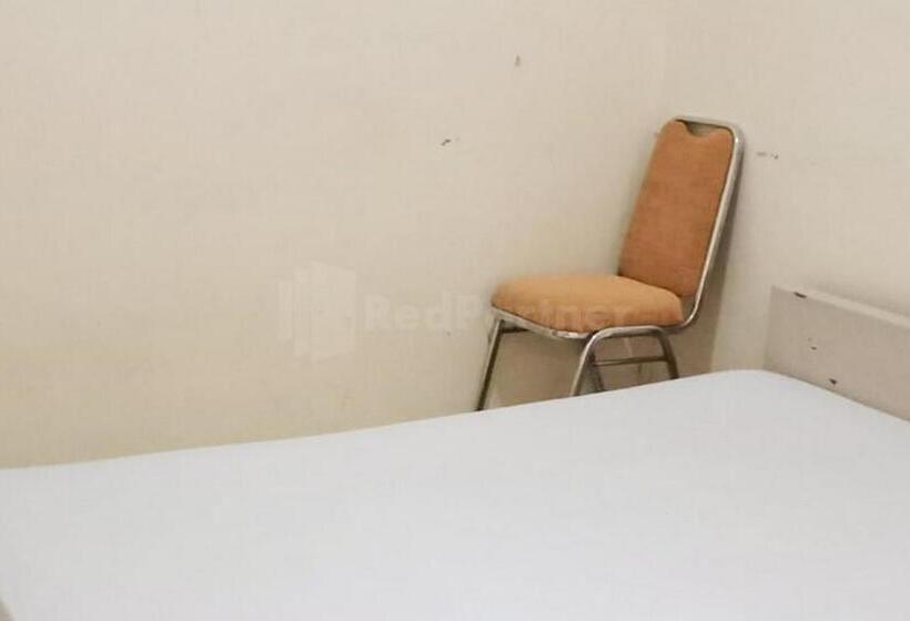Quarto Estandar, Wisma Pinggir Redpartner